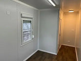 Oficina estándar con baño y dos ventanas